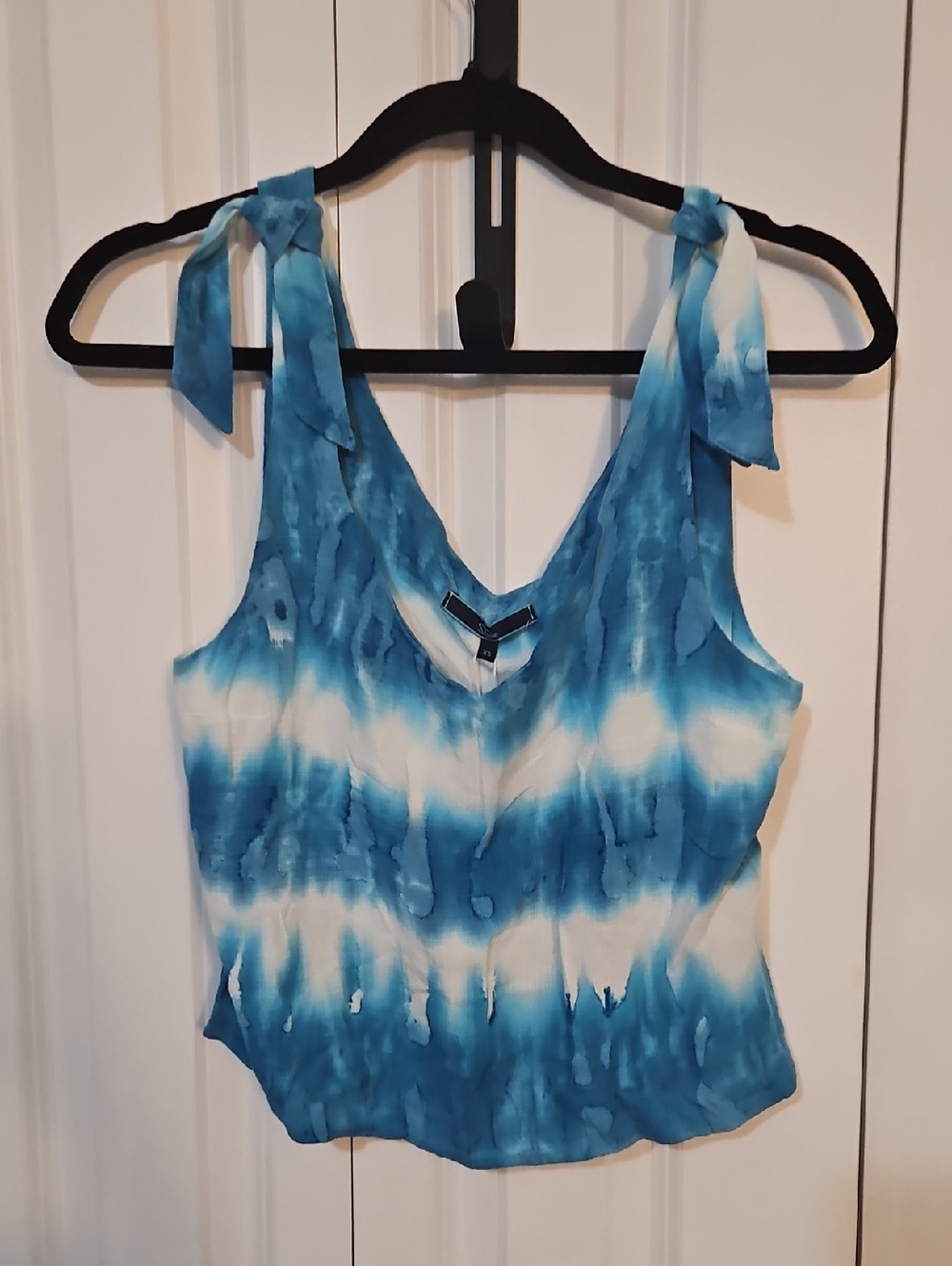 Blue Tie-Dye V-Neck Tank Top with Shoulder Ties